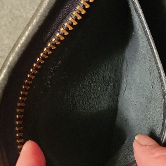 Coach vintage black soft leather bag w/wrist strap, original Coach hangtag - Picture 7 of 8